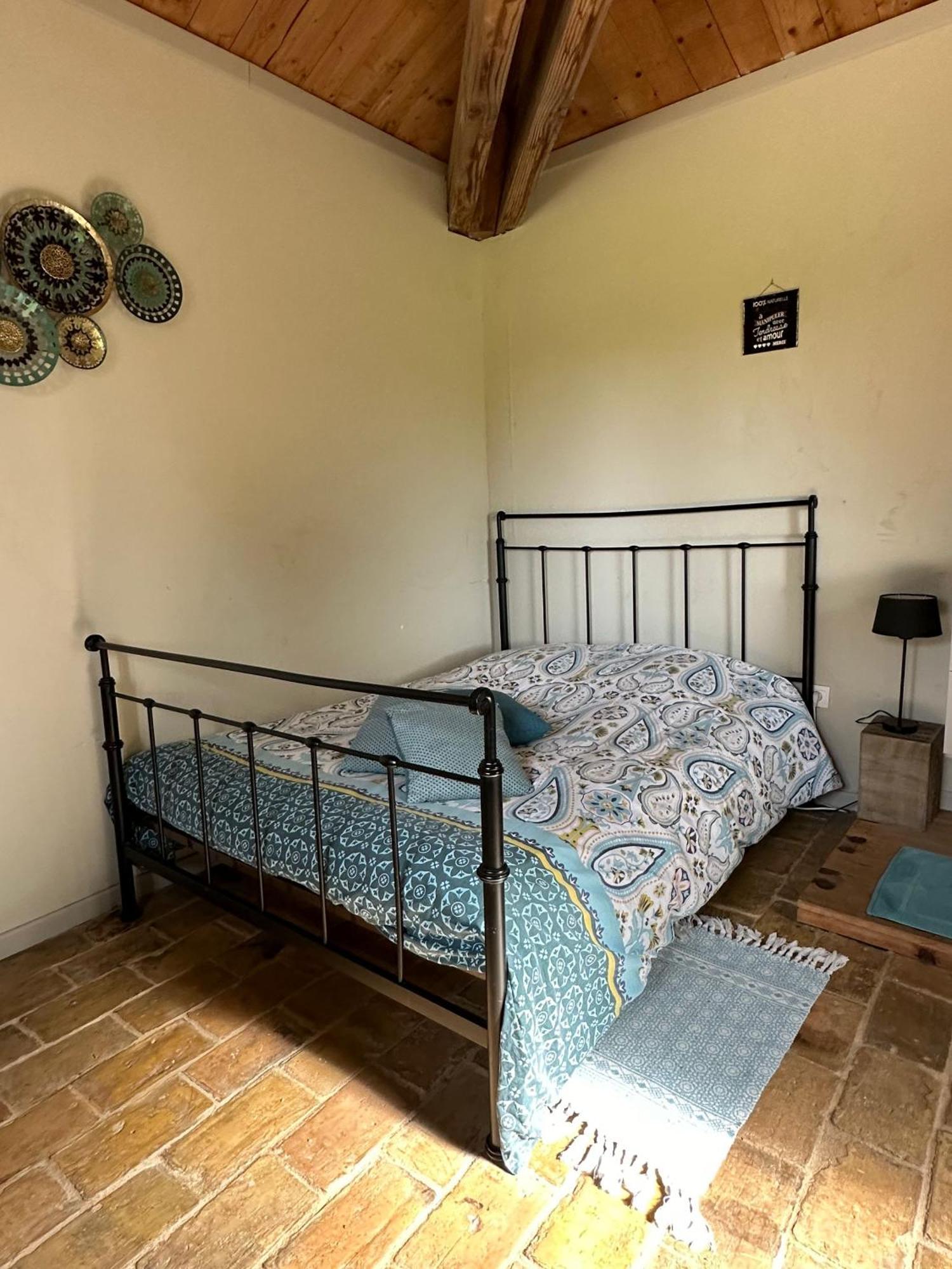Maisonnette Independante Au Calme Dans Un Grand Jardin Шатонеф-дю-Рон Экстерьер фото